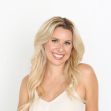 Headshot of Oakland Reiki practitioner Alison Papazois